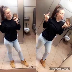 Meet your Posher, Halie